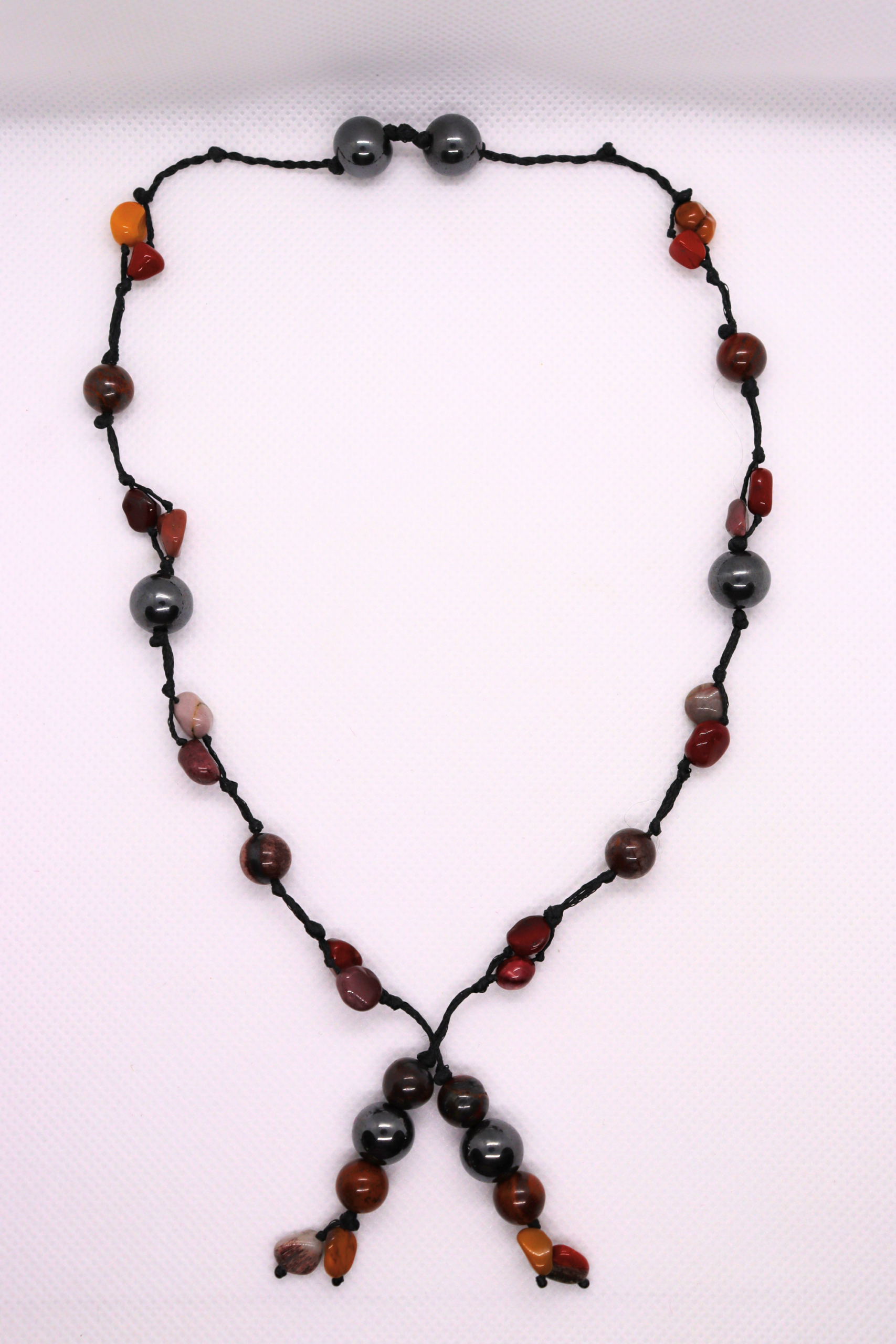 Collier Artisanal Forces Vulcaniennes en Mookaite, Hématite et Oeil de Fer – Image 3