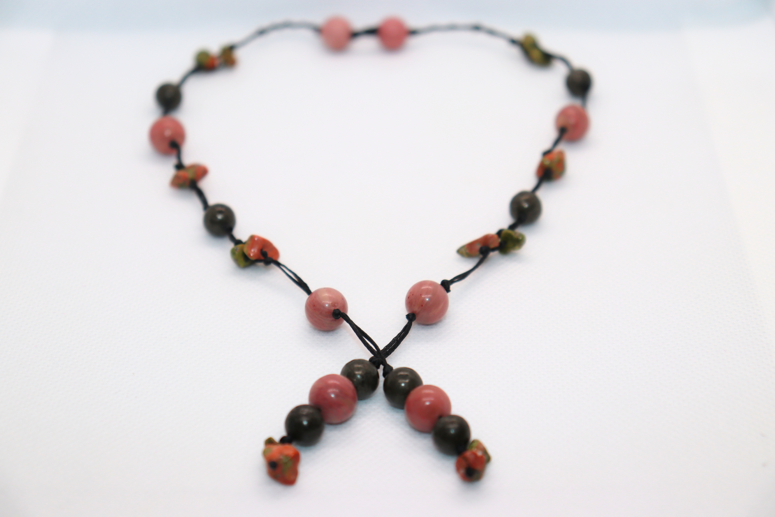 Collier Artisanal L’Or des Dryades en Unakite Rhodochrosite et Pyrite – Image 2