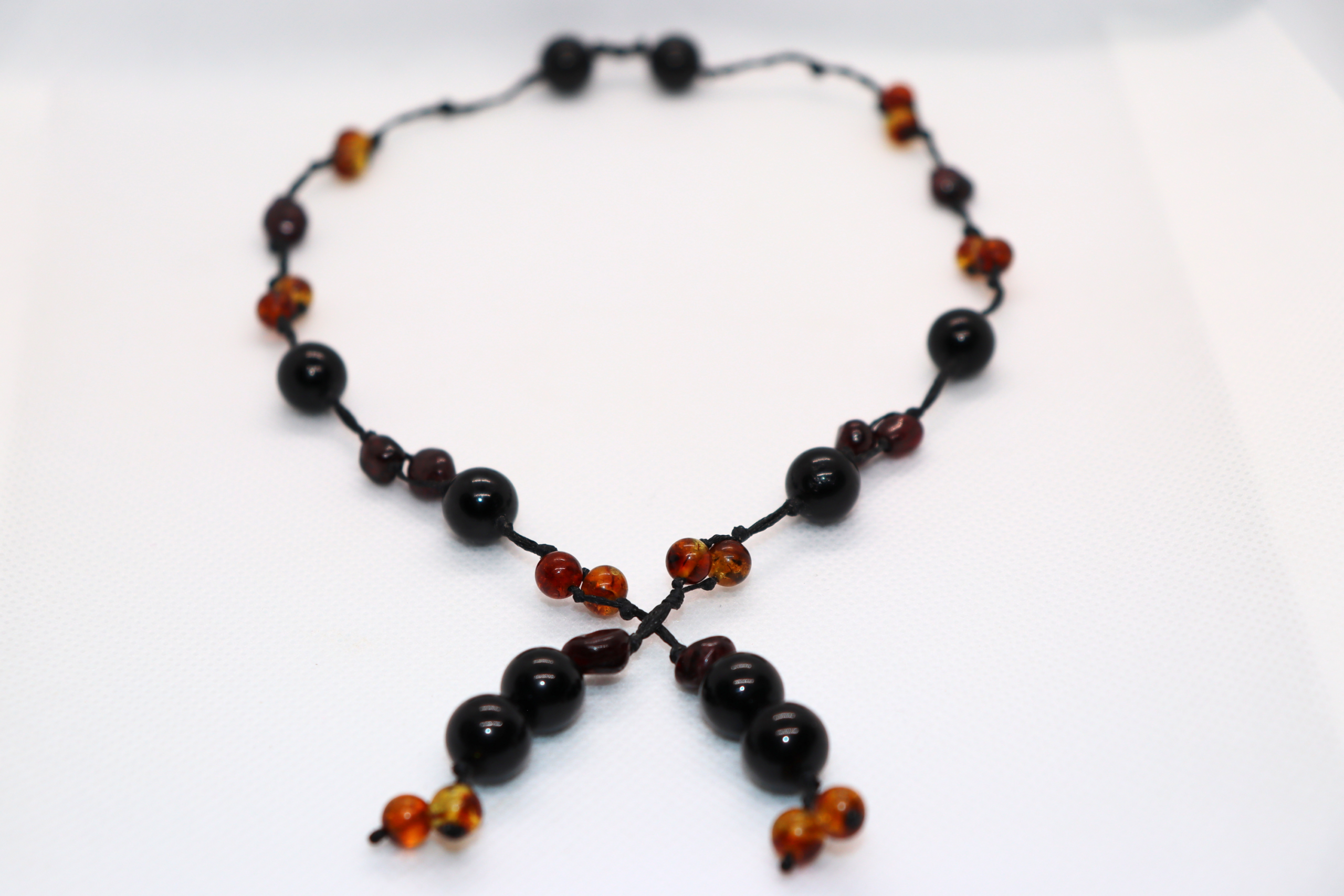 Collier Artisanal Braises Sacrées en Tourmaline noire, Ambre et Grenat – Image 6