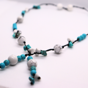 Collier Artisanal Lagon Blanc en Turquoise et Howlite
