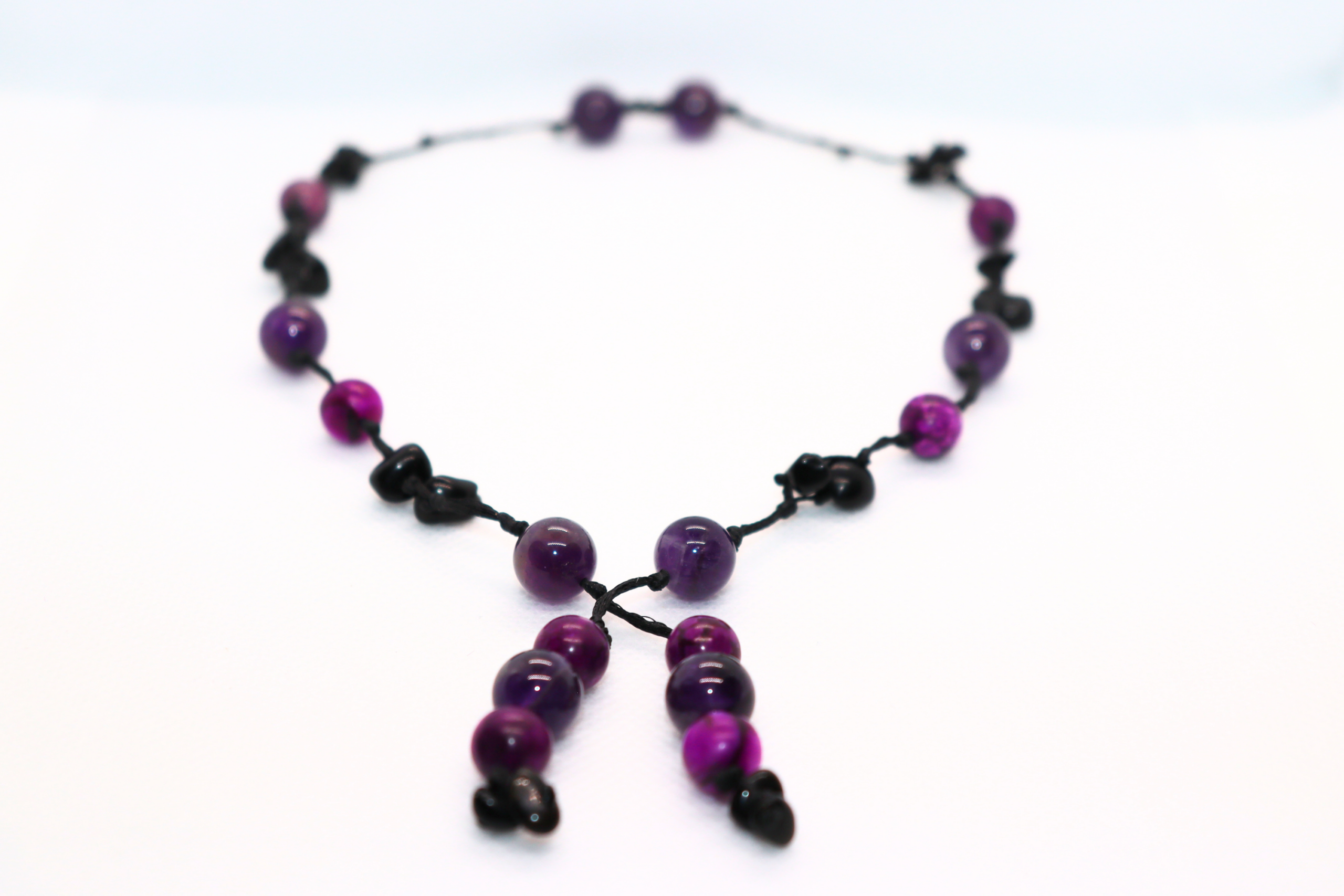 Collier Artisanal Esprit de la Toundra en Charoïte, Améthyste et Obsidienne – Image 2