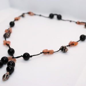 Collier Artisanal Soleil des Abysses en Tourmaline Noire, Pierre de Soleil et Coquillage