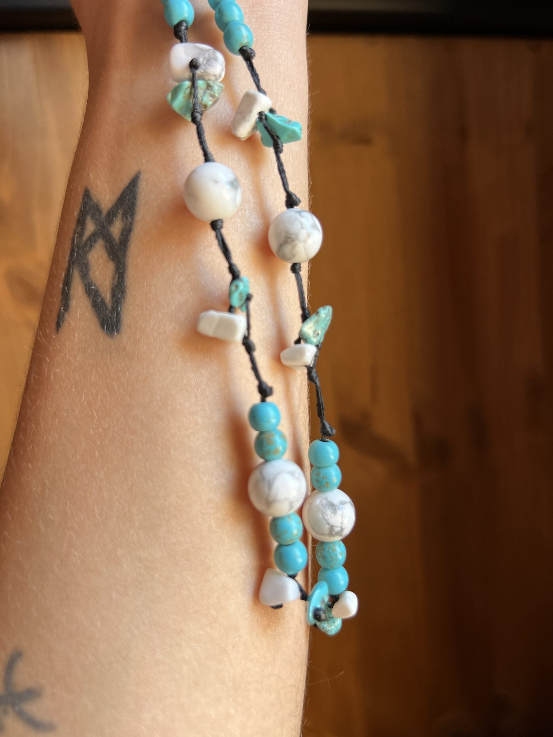 Collier Artisanal Lagon Blanc en Turquoise et Howlite – Image 6