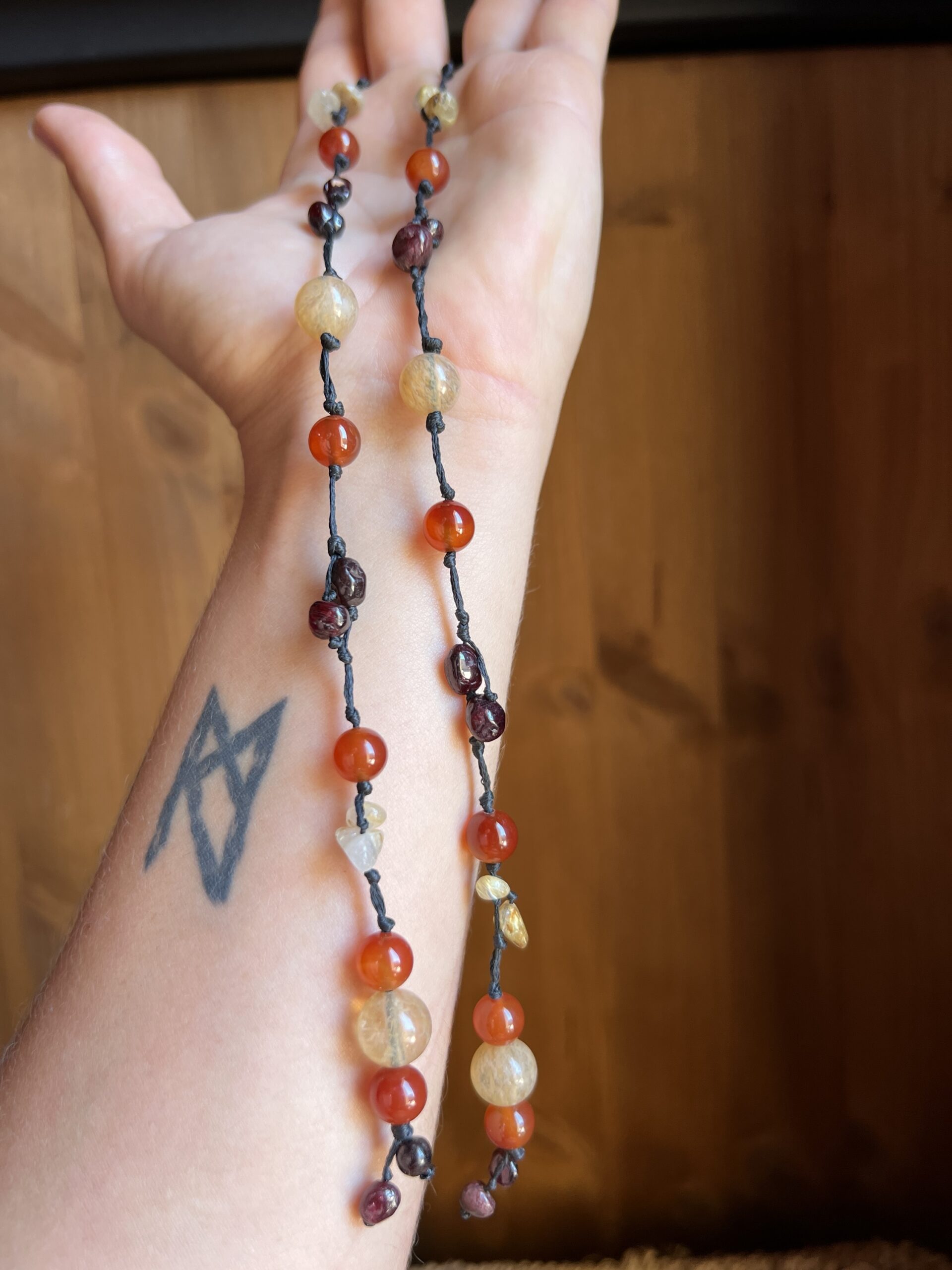 Collier Artisanal Soleil Couchant en Cornaline, Grenat et Citrine chauffée – Image 7