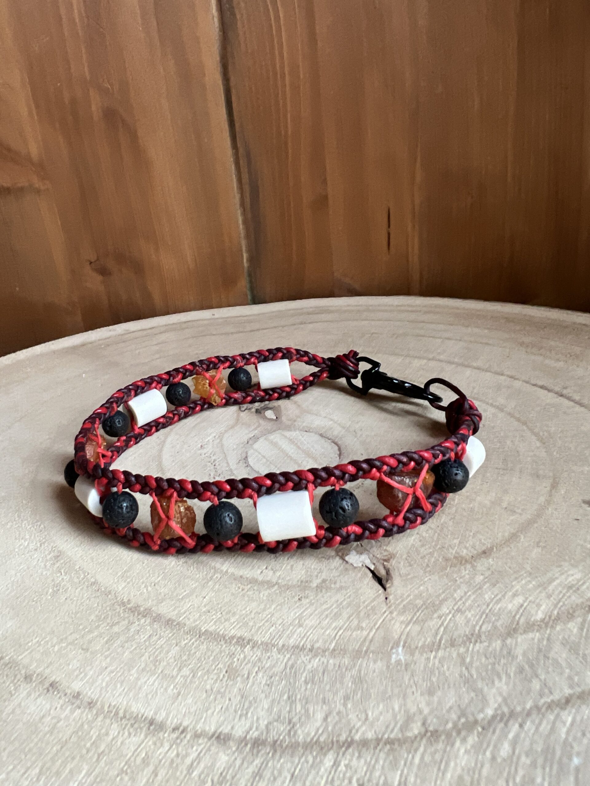 TRIBAL’PROTECT Collier antiparasitaire naturel Rouge et Bordeaux (32cm) – Image 3