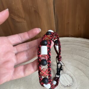 TRIBAL’PROTECT Collier antiparasitaire naturel Rouge et Bordeaux (32cm)